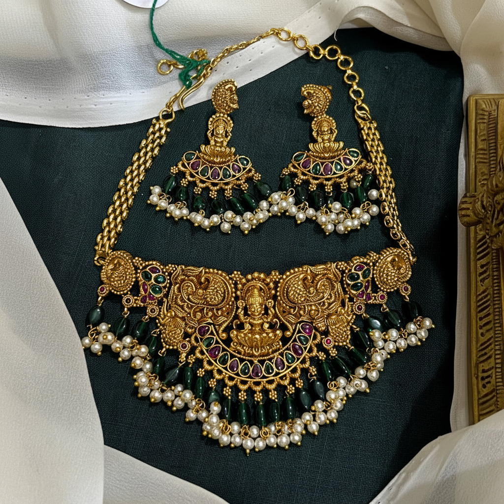 Lakshmi Temple Lakshmi Choker With Green Beads - NN00858