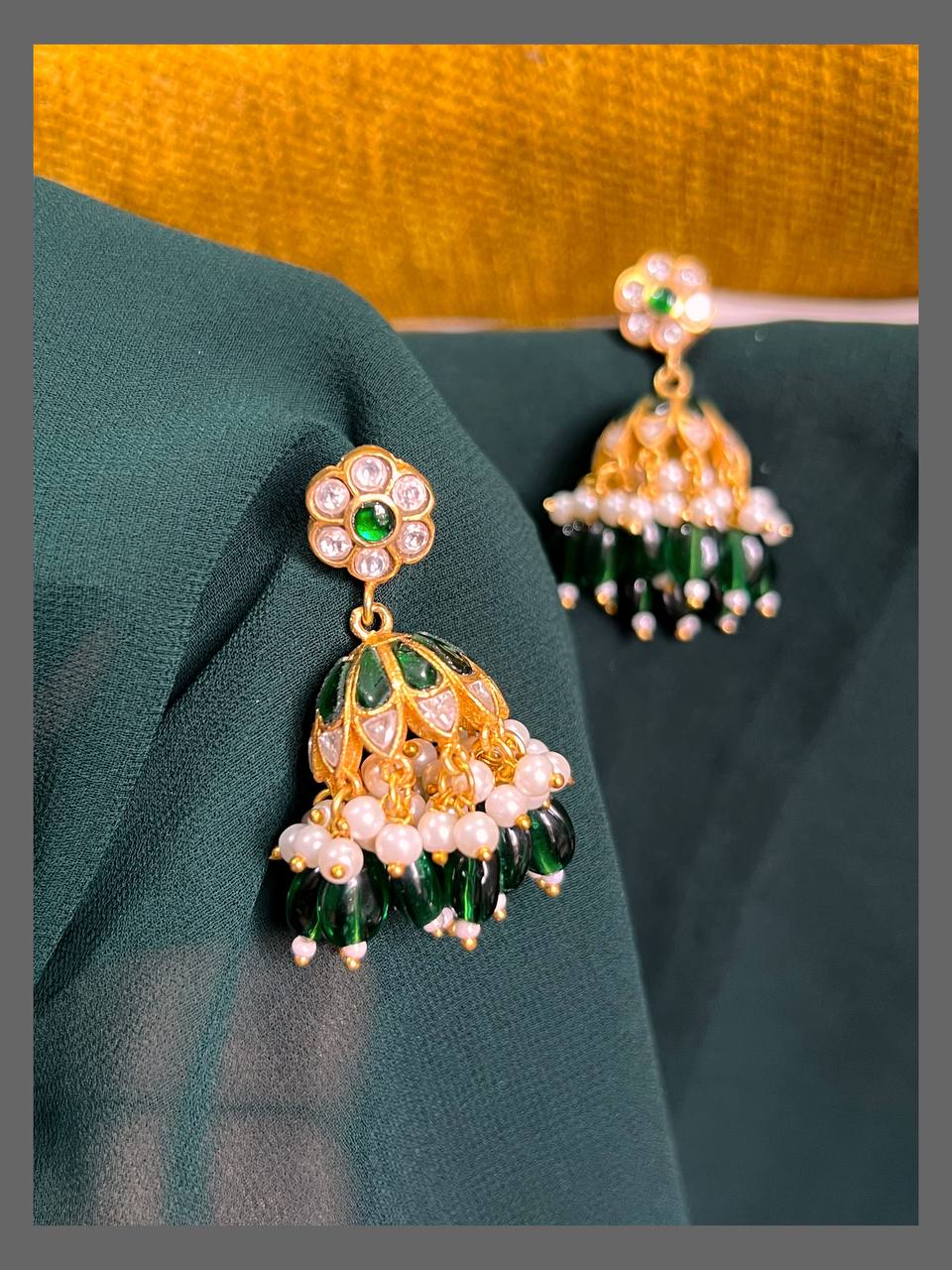 Emerald Jhumki In Kundan - KE00485