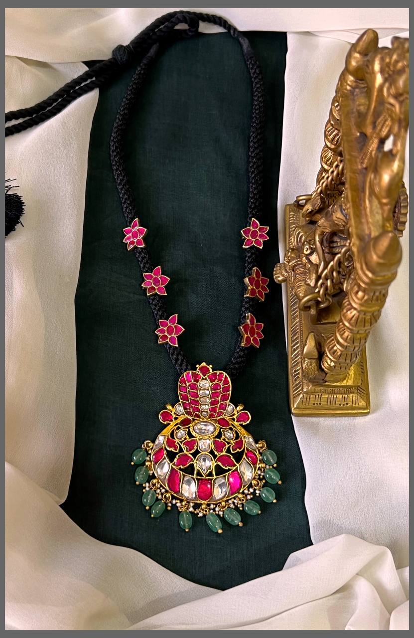 Flower Pendant in Kundan with Side Flower Pendant - BD00122