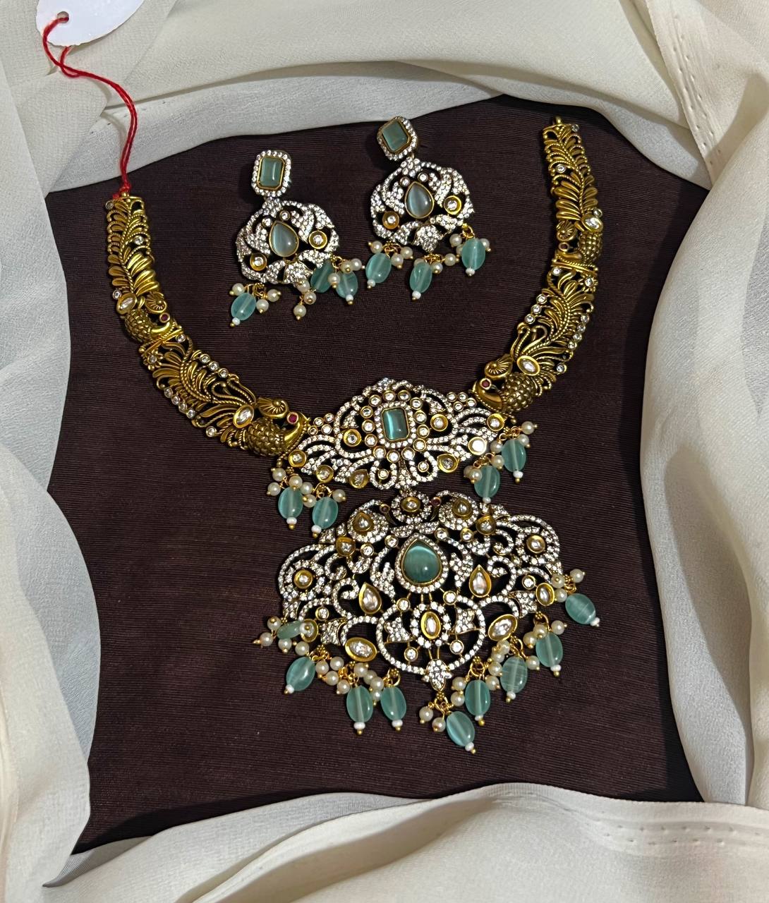 Victorian Polished Kante Set With Mint Stone Necklace - VN00200