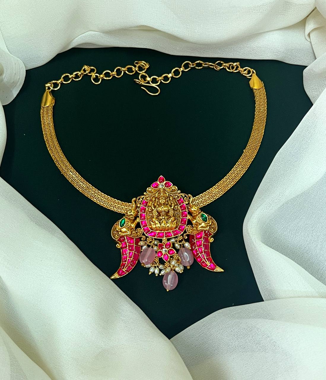 Lakshmi Puligoru Pendant with Chain - KN0010