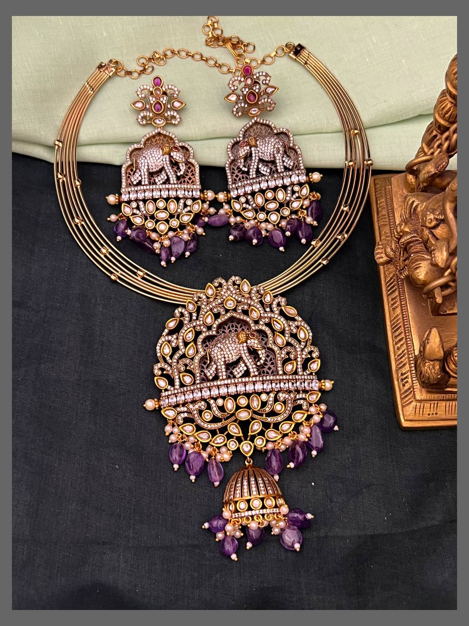 Beautiful Elephant Pendant Necklace in Victorian - VN00173