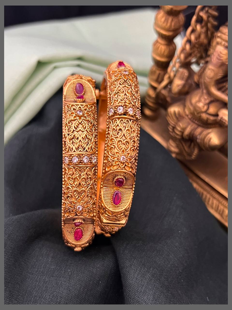 Ruby Flower Antique Bangles in Kundan - BG00542