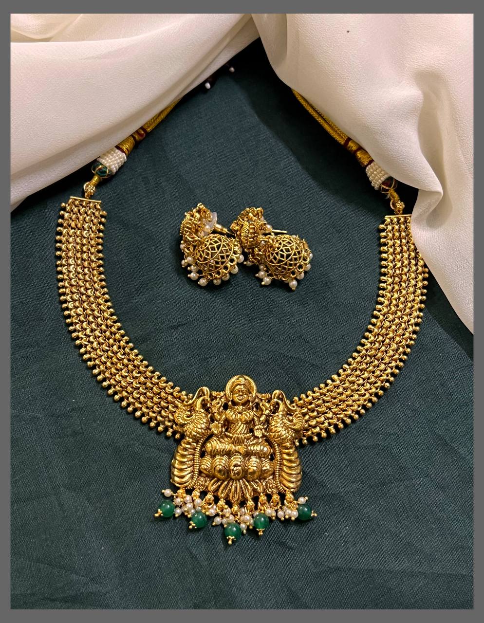 Beautiful Lakshmi Necklace With Pearls - NN00629