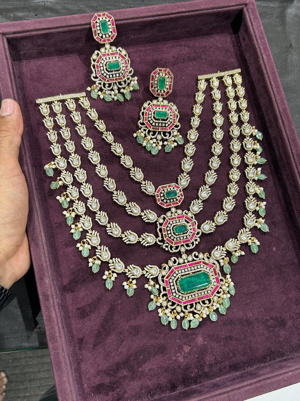 Victorian Mozonite Layer Haram With Emerald Stone And Jadau- VH0059