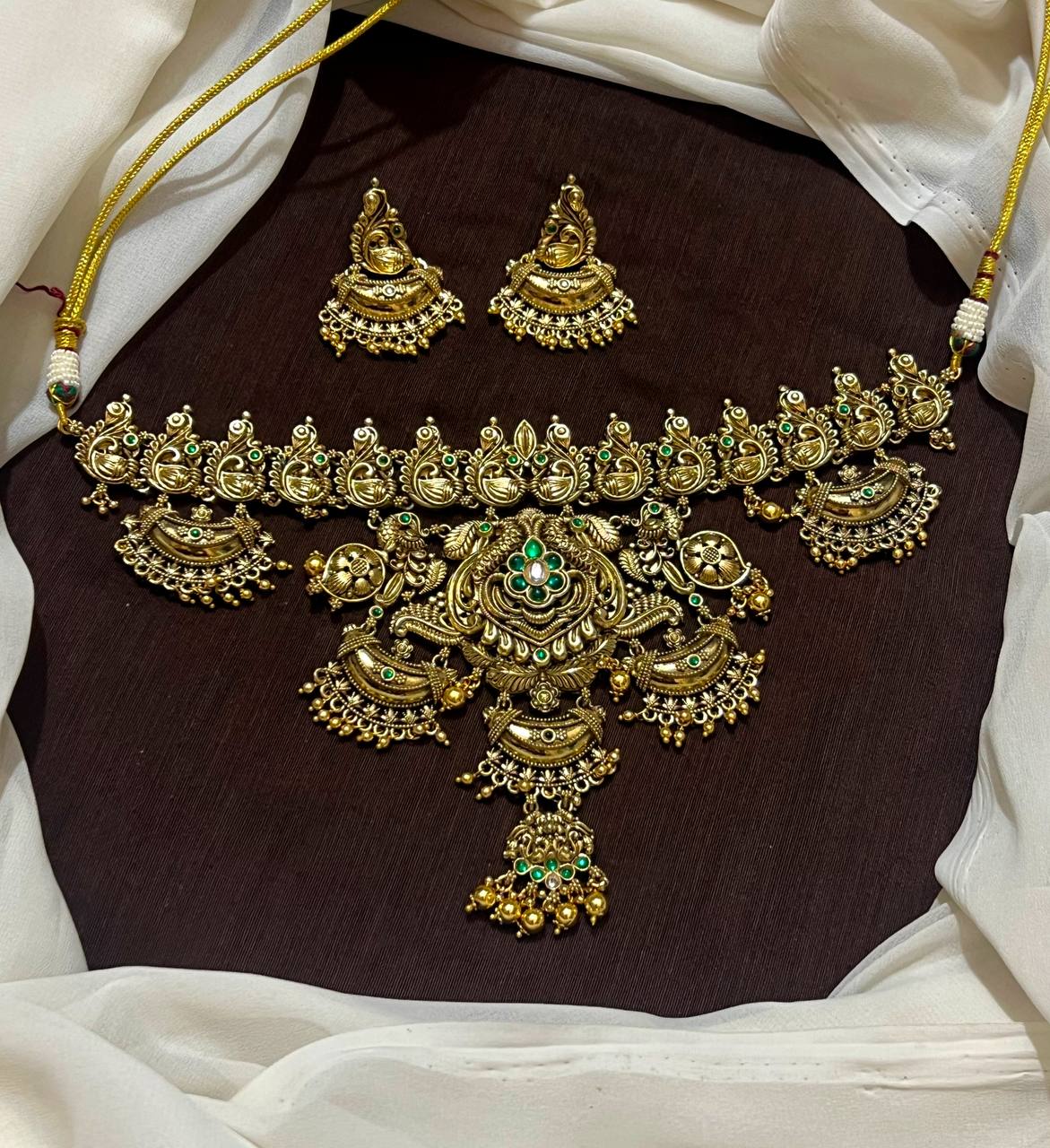 Grand Nakshi Mega Choker With Jaday Stone and Earrings - KN00681
