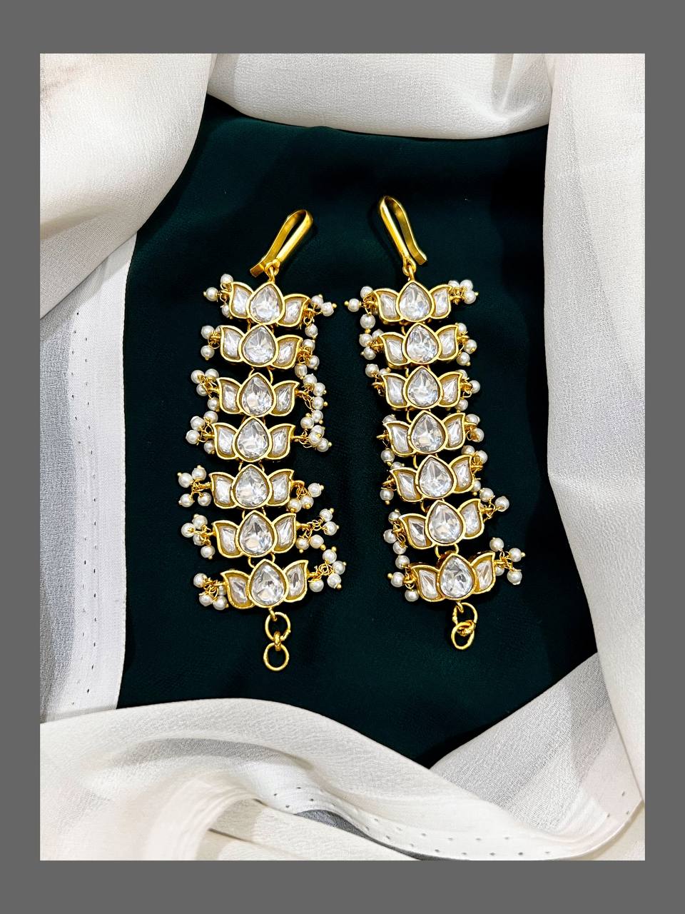 White Stone lotus Matilu in Kundan - MT0040