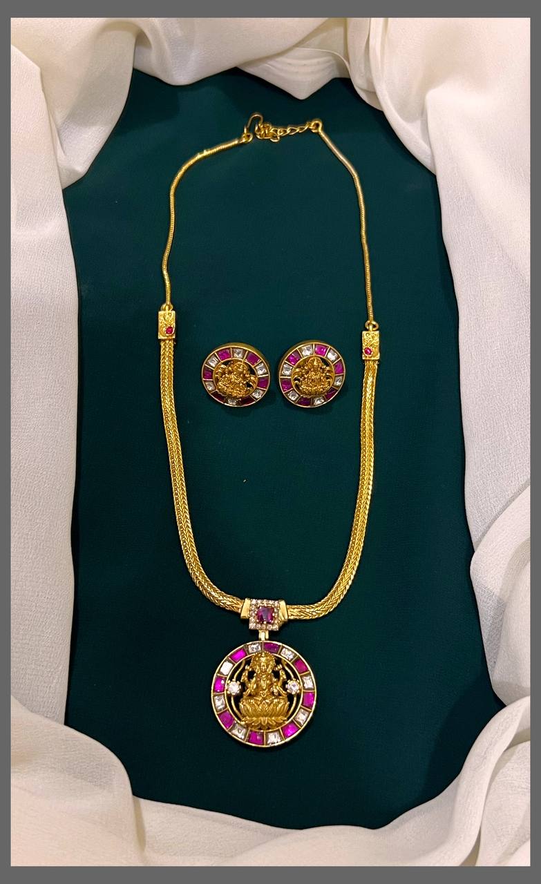 Lakshmi Small Pendant In Jadau With Earrings - KN00405