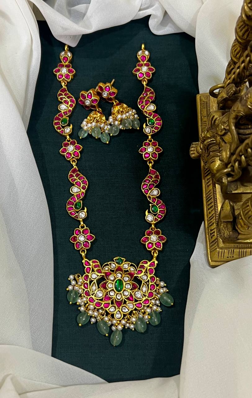 Flower Pattern Jadau Necklace with Earrings - KN00612