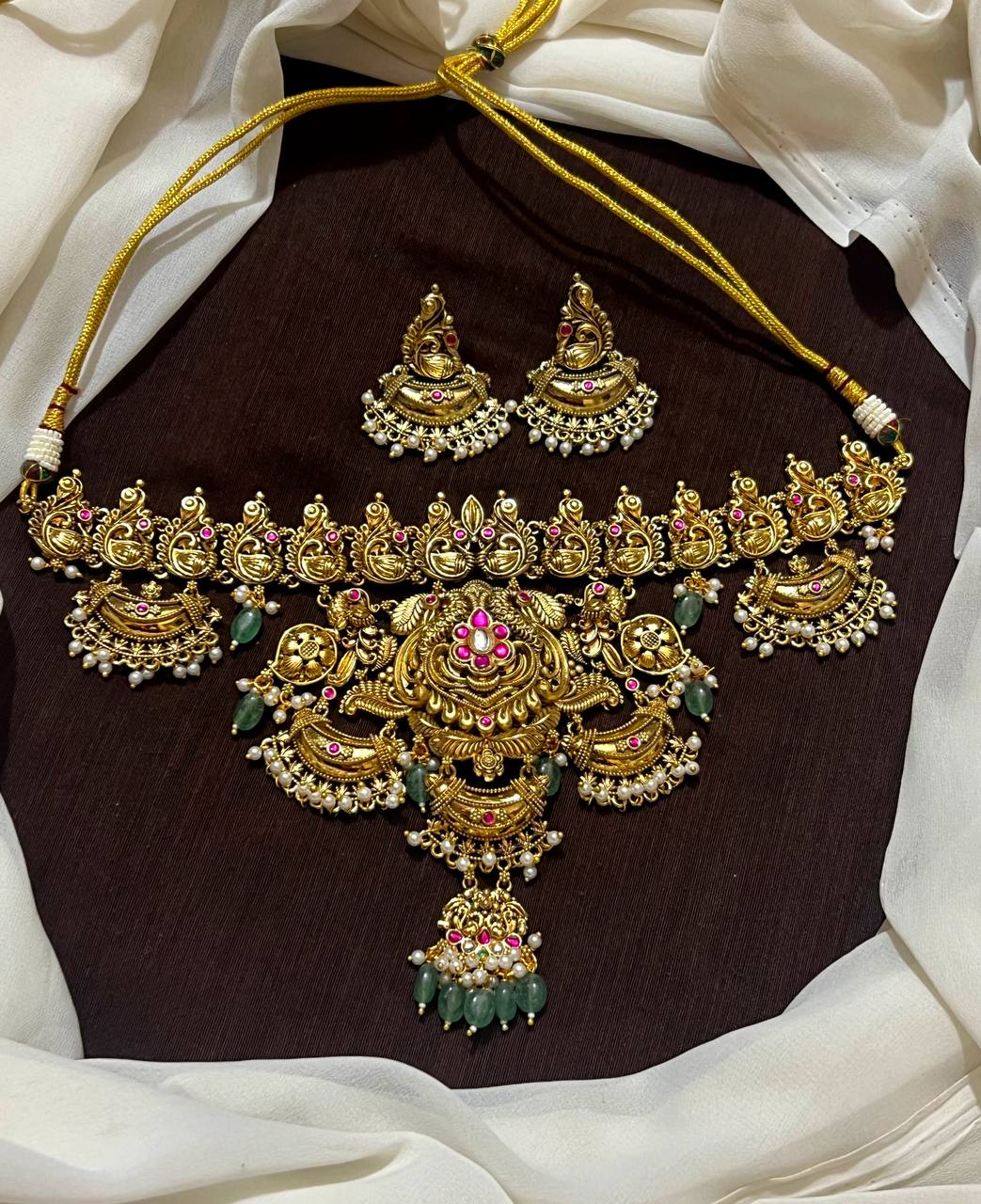 Grand Nakshi Mega Choker With Jaday Stone and Earrings - KN00681