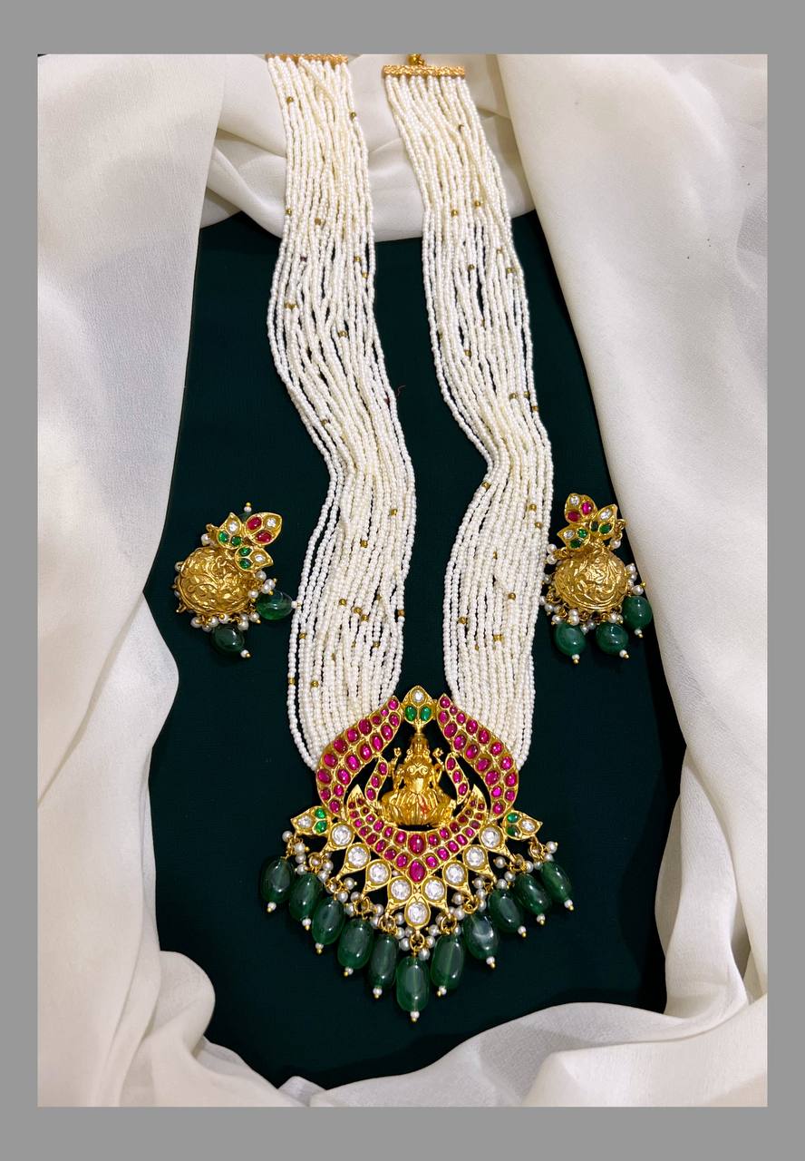 Lakshmi Pendent with white Pearl in Kundan - PB0012
