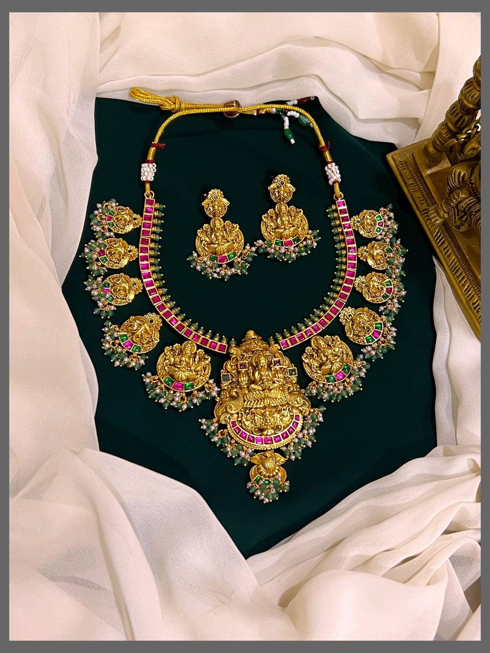 Jadau Lakshmi Guttipusalu Set - KN00463