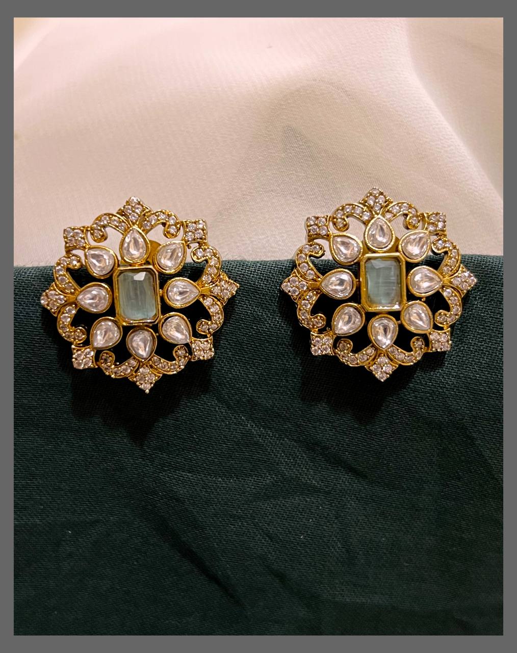 White Stone Flower Stud In Victorian - VE00189