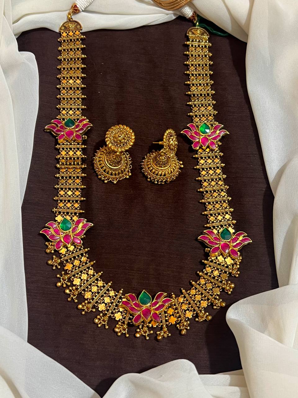 Long Gheru Polish Haram With Lotus Side Pendants - KH00142