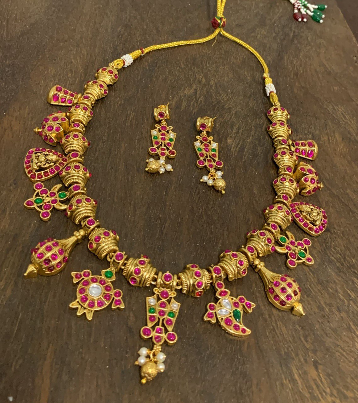 Lord venkateswara symbol Necklace in Kundan - KN00474