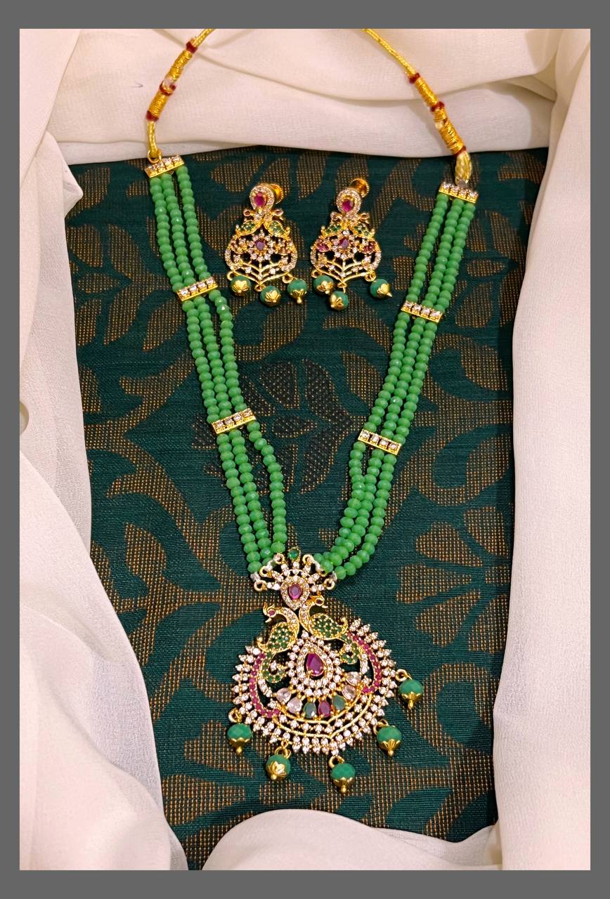 Green Bead With Peacock Pendent - PB0092