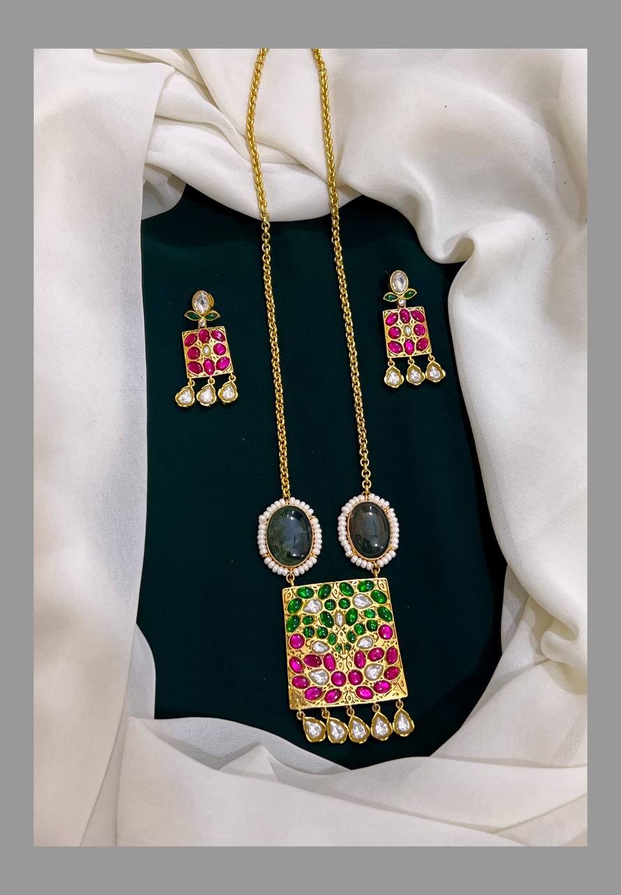 Trending Squar pendent in Kundan - PB0013