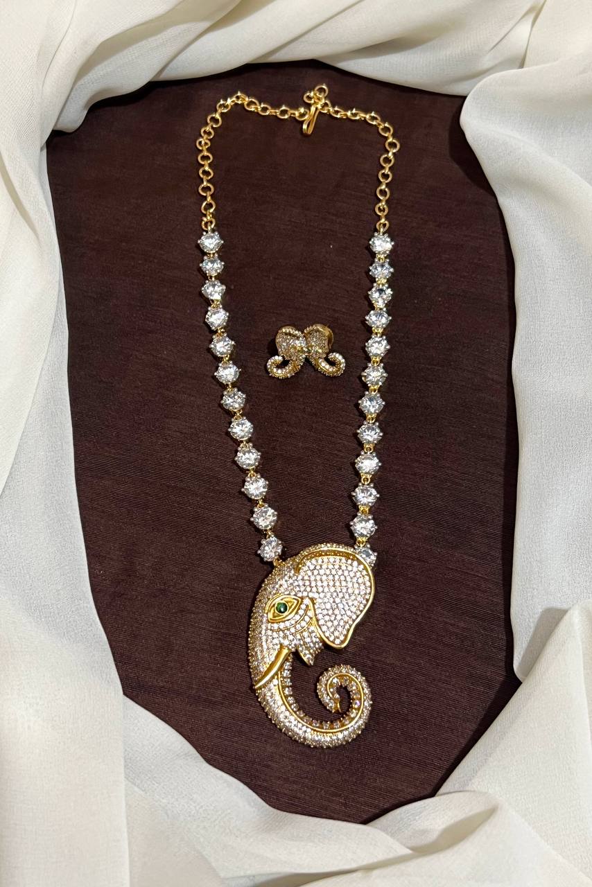 White CZ Stone Elephant Pendant With Earrings - NN00512