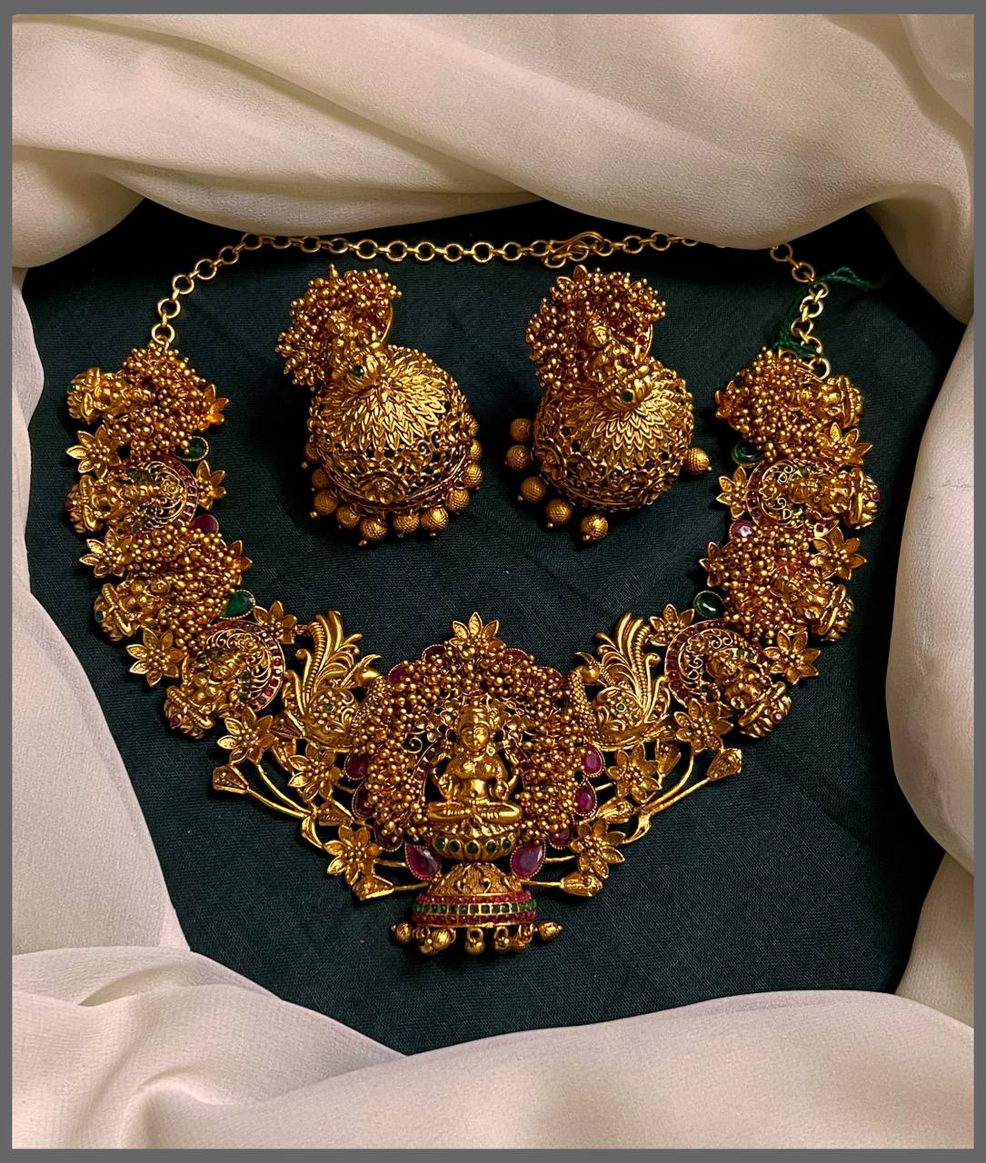 Rich Beautiful Lakshmi Necklace in Nakshi - NN00640