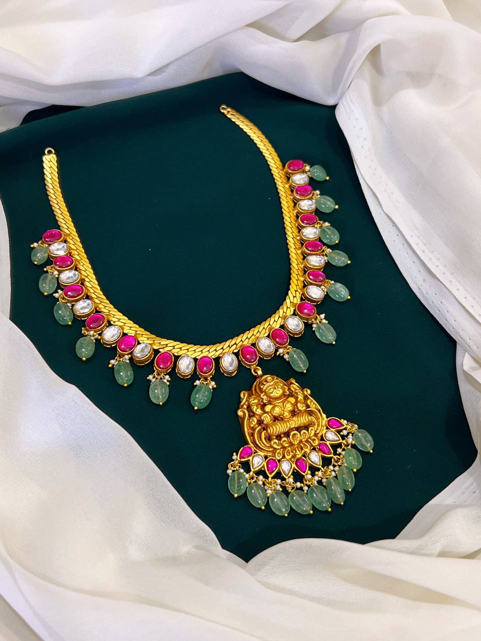 Lakshmi Necklace in Jadau Kundan with Pendent - KN0050