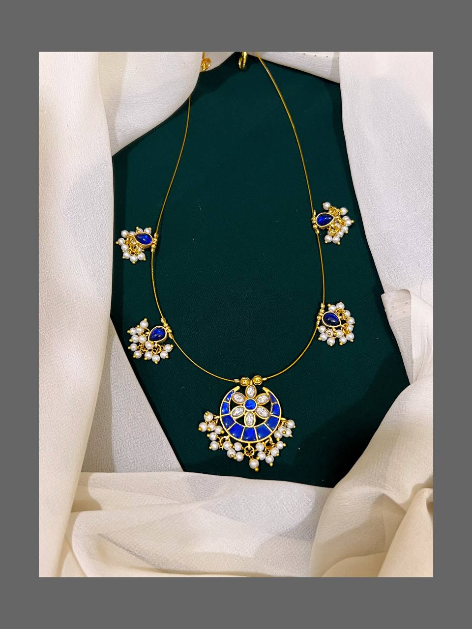 Blue Big Chand bail Necklace in Kundan - KN00210