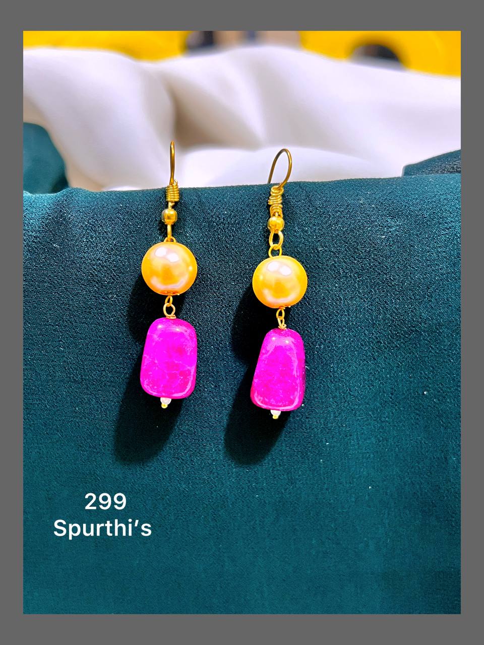 Hugging Earring In Nakshi - NE00344