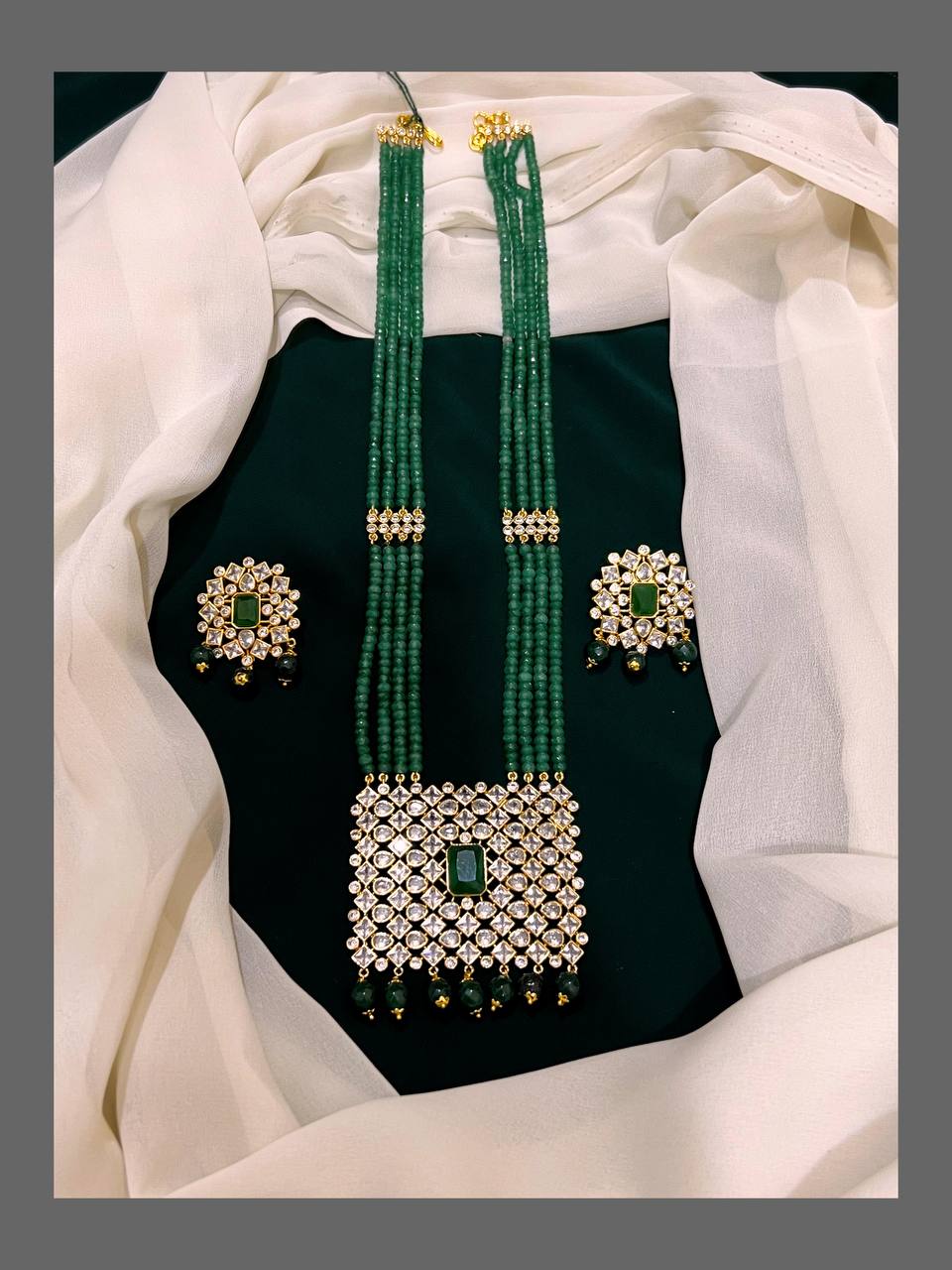 Emerald Pearl With White Stone - PB0077