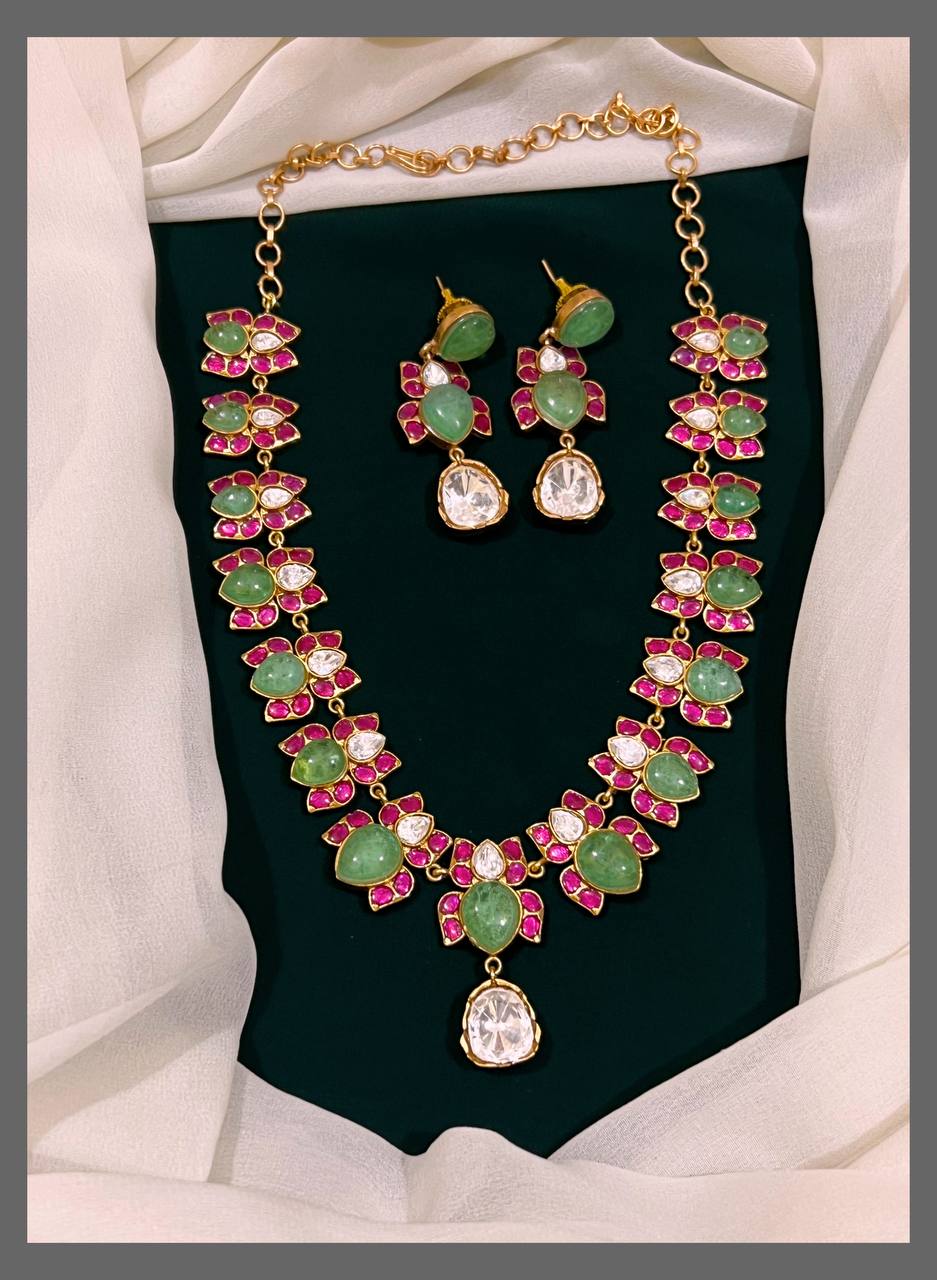 Beautiful Lotus Necklace In Kundan - KN00401