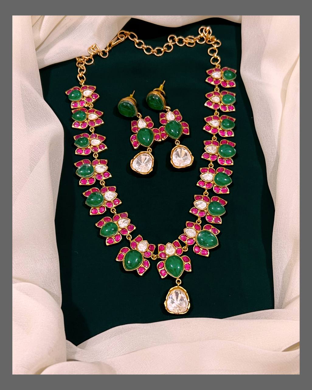 Beautiful Lotus Necklace In Kundan - KN00401
