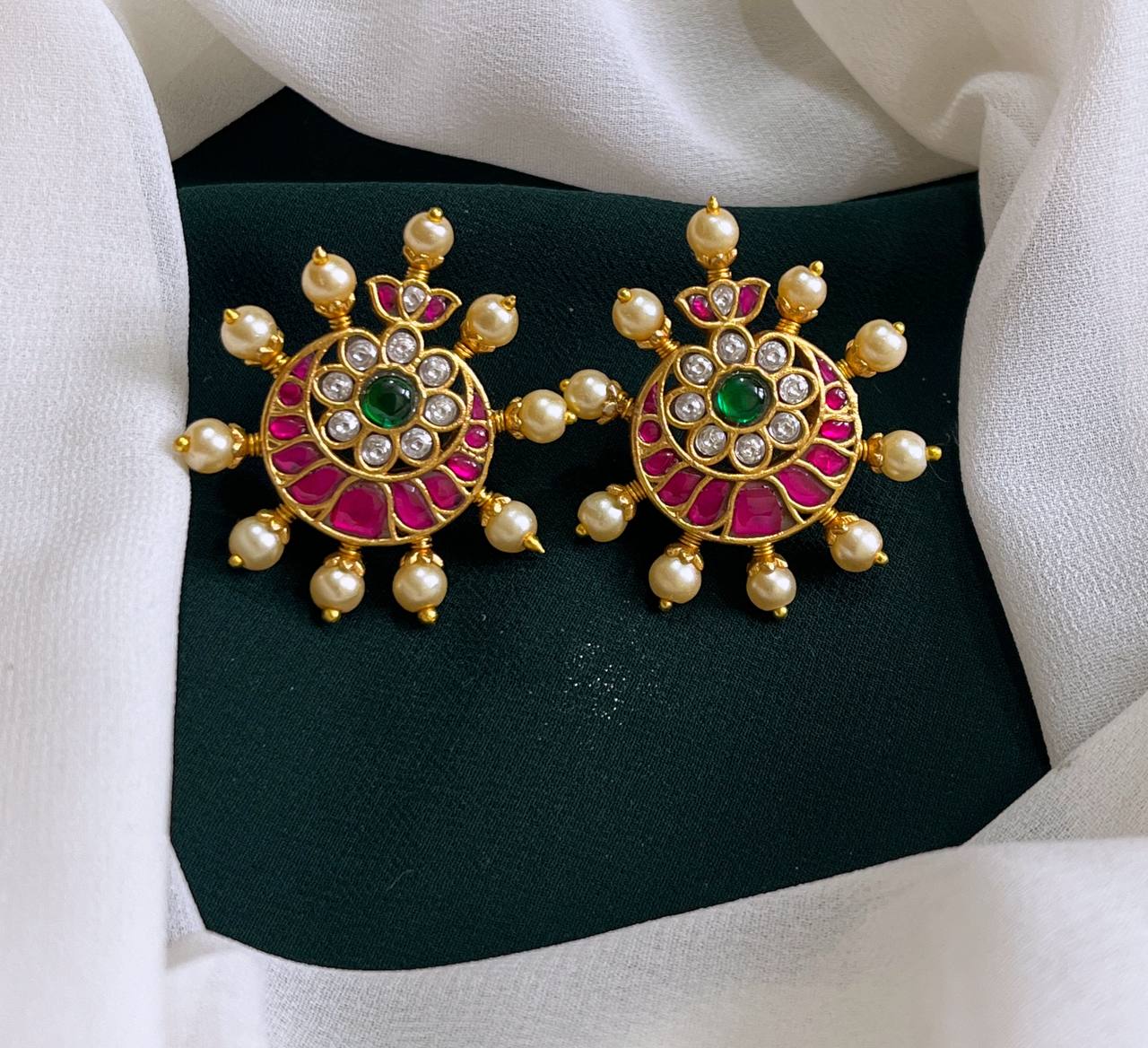 Beautiful Kundan Studs - KE00467