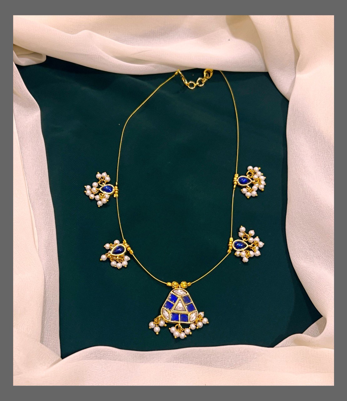 Invisible Chain With Blue Pendent - KN00444