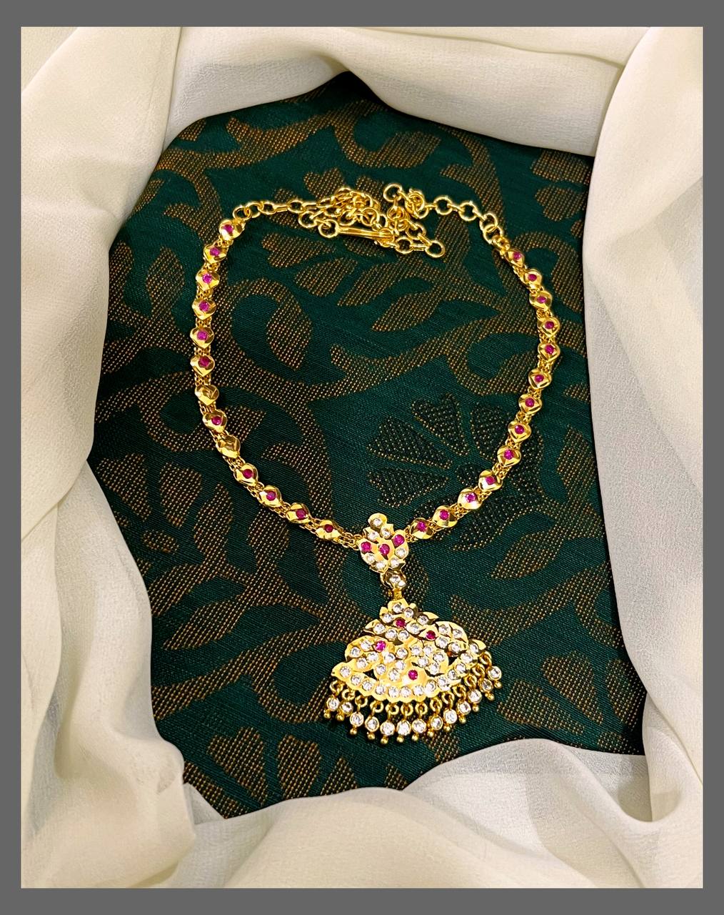 Vintage Collection Red Stone Heart Necklace In Nakshi - NN00332