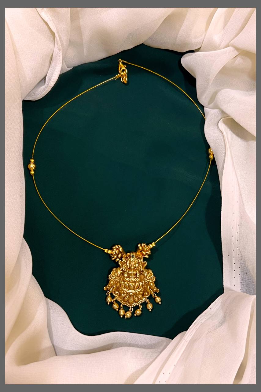 Invisible Chain With Lakshmi Pendent In Nakshi - NN00384