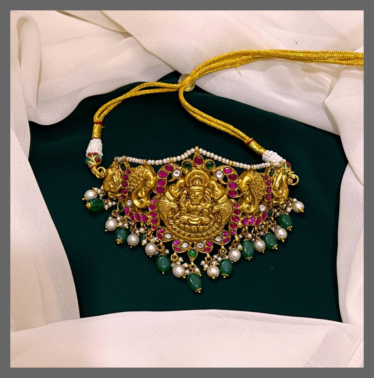 Antique Lakshmi Choker In Kundan - KN00456