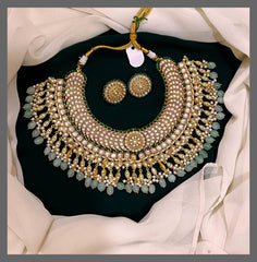 Beautiful Kundan Necklace With Pearls - KN00457