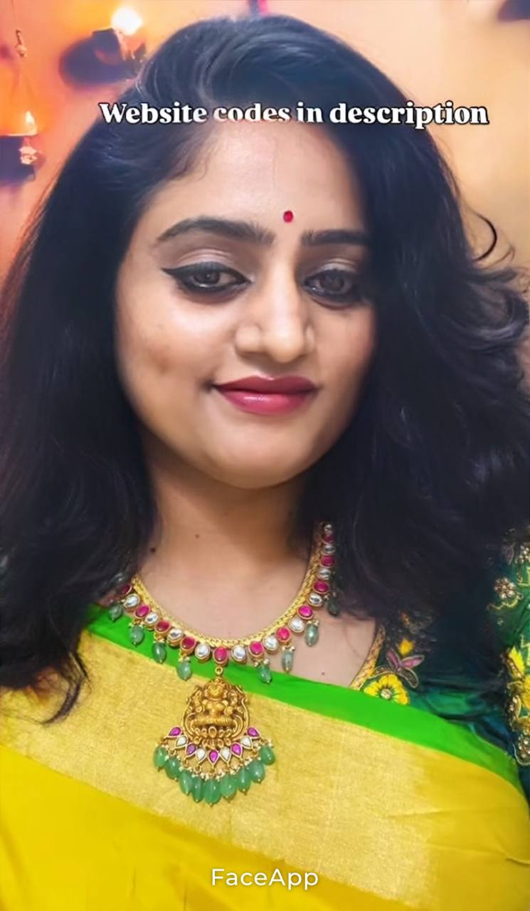 Lakshmi Necklace in Jadau Kundan with Pendent - KN0050