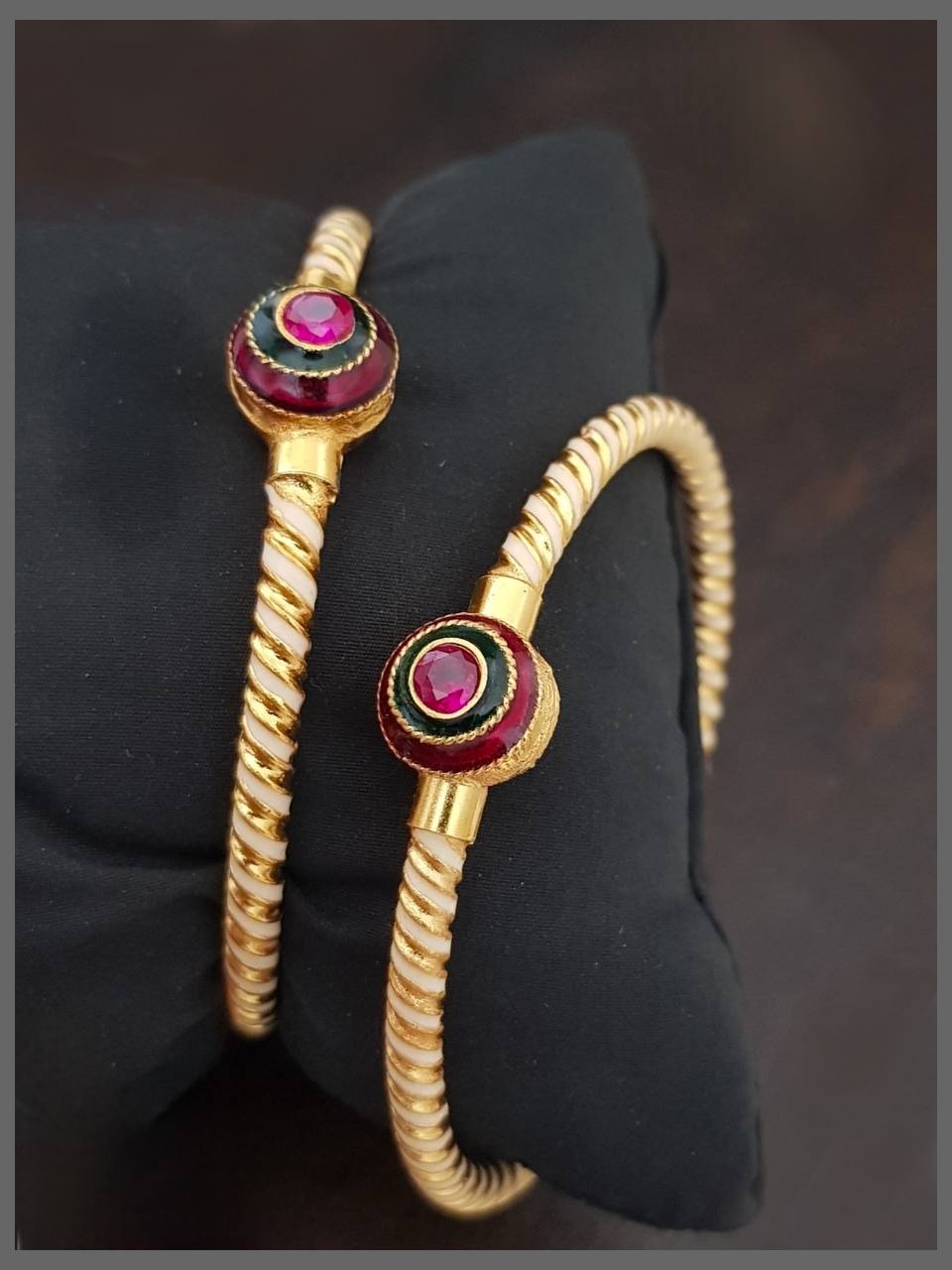 Nakshi Bangles With Kempu Stone - BG00170