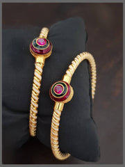 Nakshi Bangles With Kempu Stone - BG00170