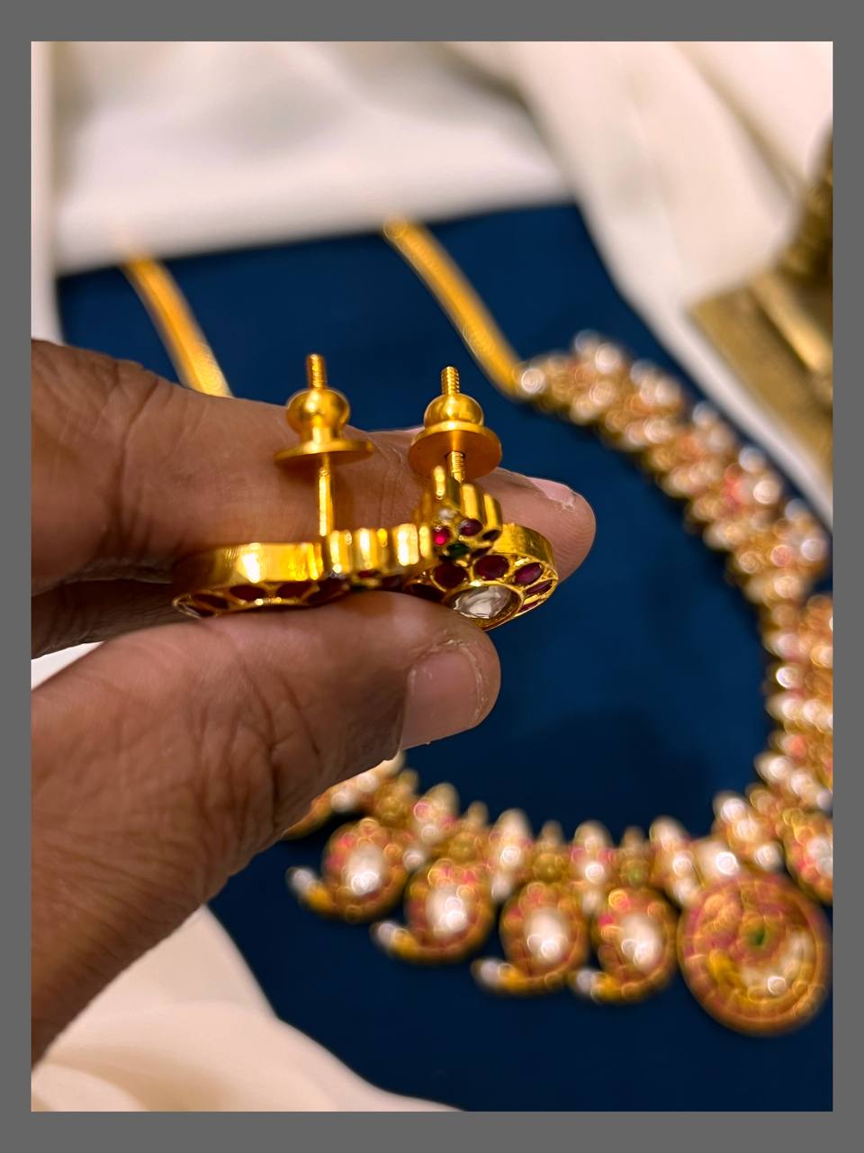 Jadau Mango Necklace With Screw Back Studs - KN00471