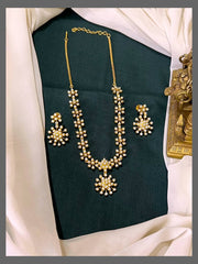 White Stone Necklace In Nakshi - NN00462