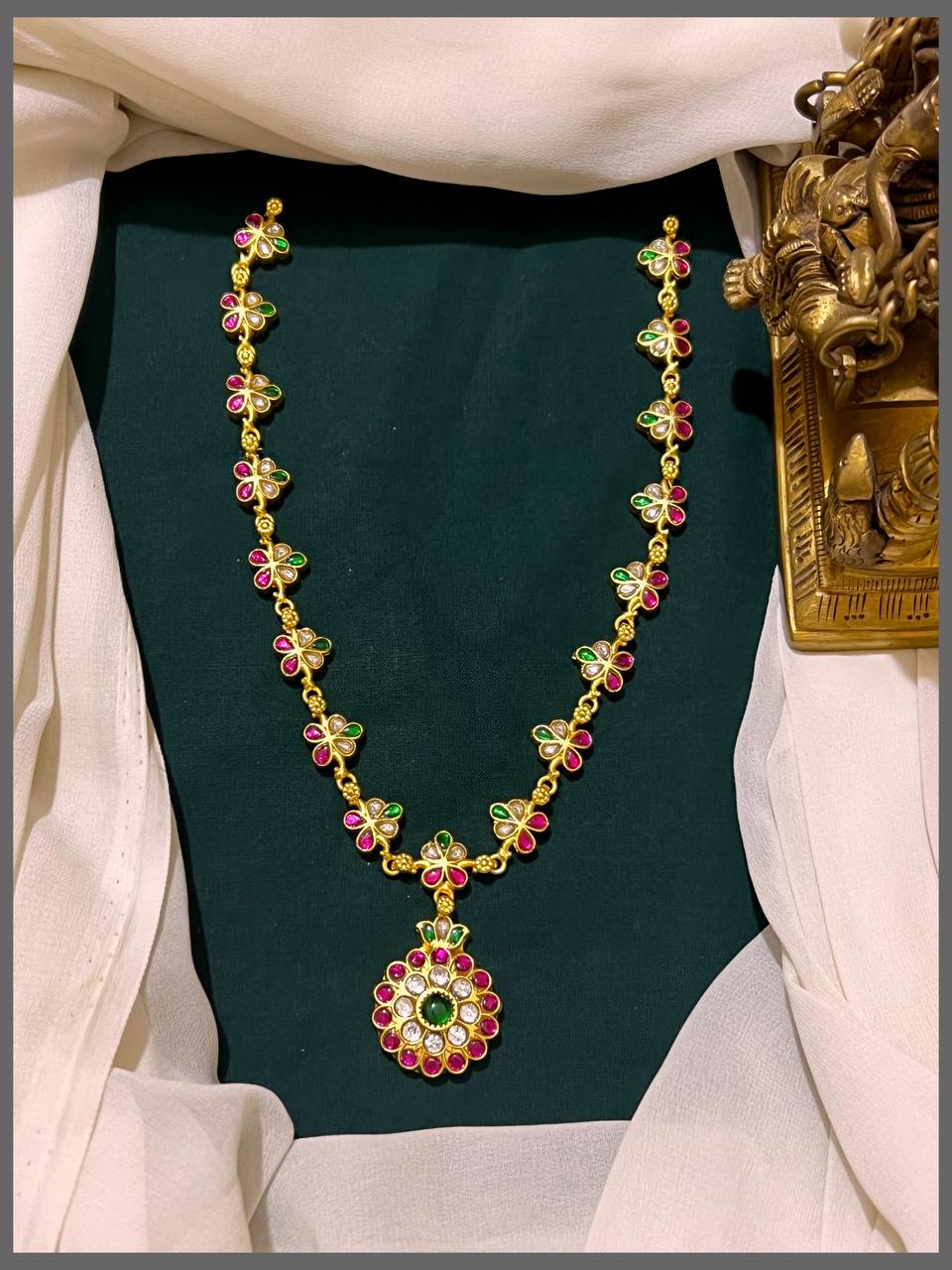 Beautiful Flower Necklace - KN00491