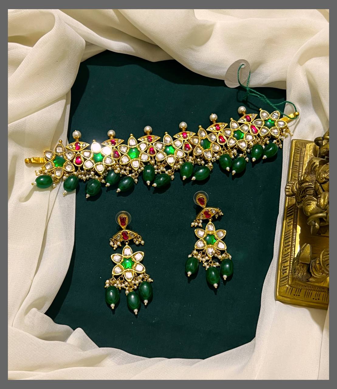 Multi Flower Kundan Necklace With Emerald Pearls - KN00479