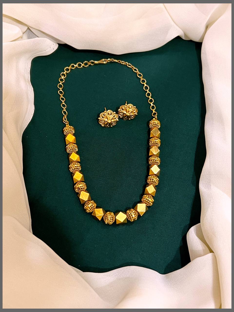 Gold Pearl Nakshi Necklace - PB00162