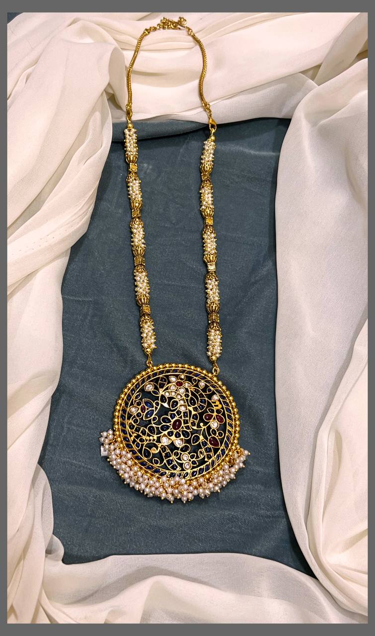 White Pearl Haram With Peacock Kundan Pendent - PB00254