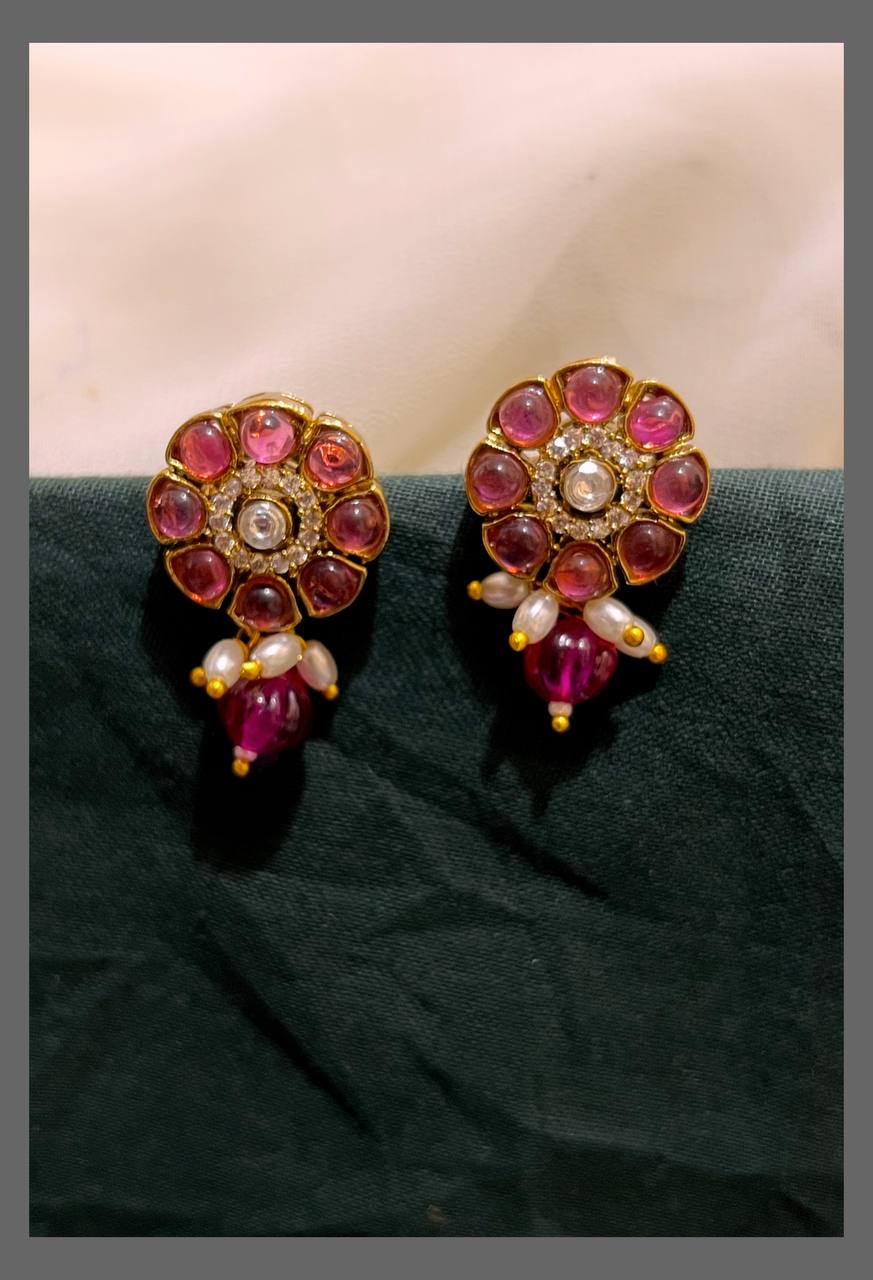 Stone with few Rice pearl Stud Earring in Victorian - VE00179
