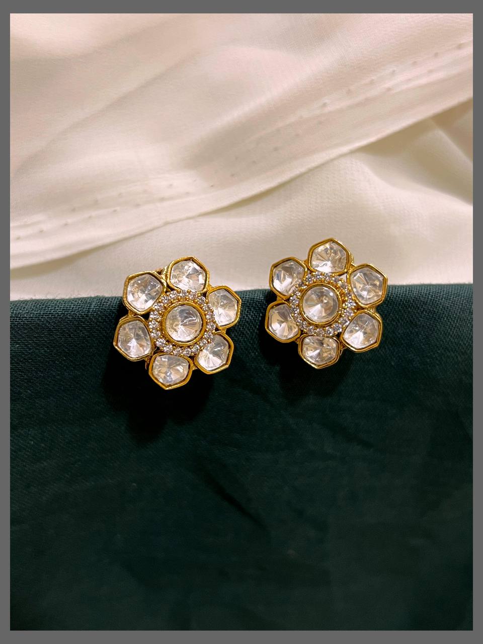 Mozonite Stud In Victorian - VE00200