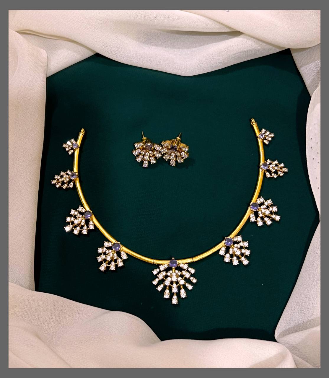 White Stone Choker in Nakshi - NN00422