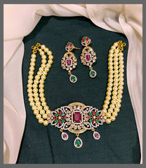 White Pearl Choker - PB00344