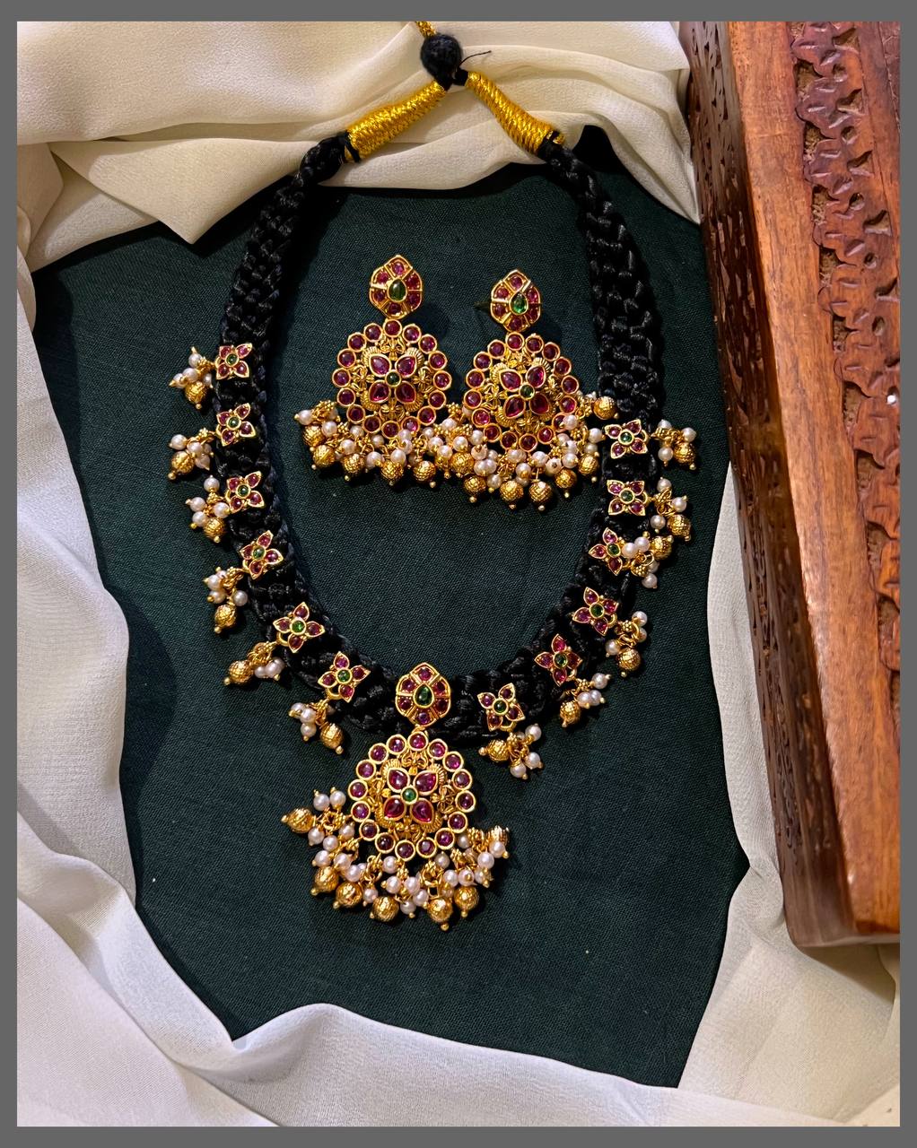 Flower Multi colour Pendant and side pendants in Black dori - BD00103