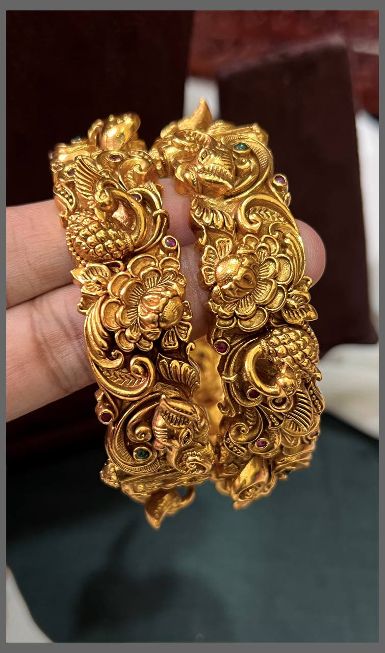 Beautiful Rich Peacock Bangles in kundan - BG00240